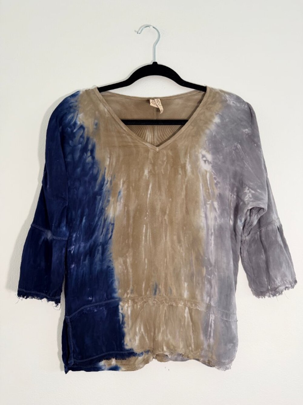 XCVI Tie Dye Rayon Boho Tunic Top XS Blue Beige Gray Resort Wear